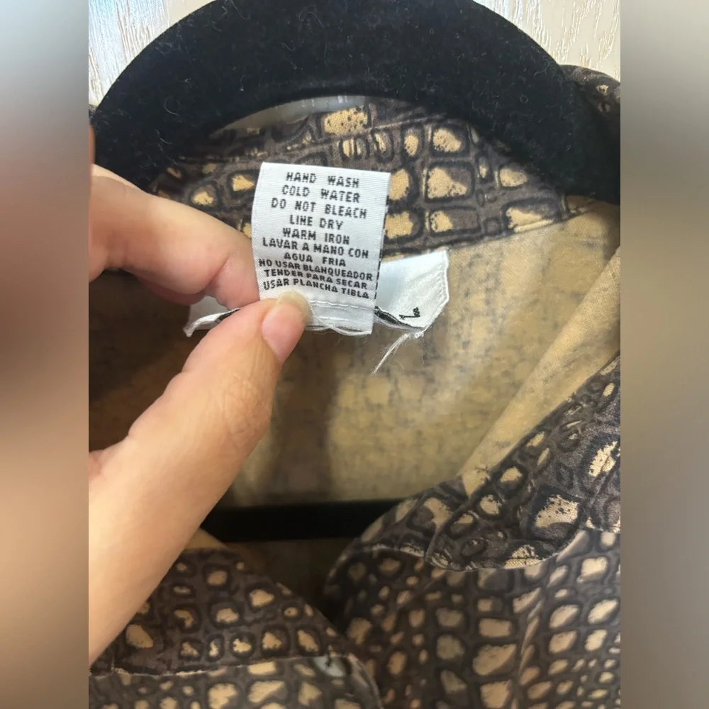 Vintage 90s 100%‎ Silk Crocodile Animal Print Top, Medium
